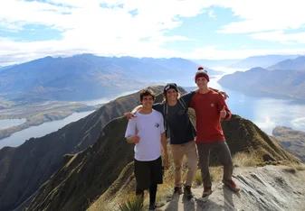 Students in front of a beautiful New Zealand mountainscape