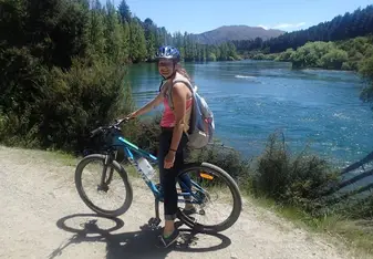 A beautiful day to bike around Lake Wanaka