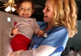 Bethany College Student bonding with the children of Mexico