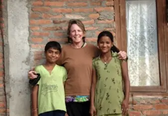 Volunteer with kids in Nepal