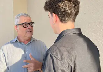 Lorenzo mentors a student