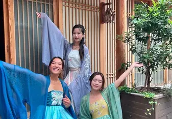 Hanfu with Friends