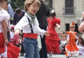 Spanish kids dancing in Grananda