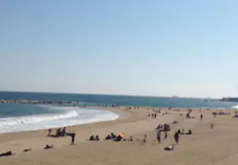 IES Spain students head to the beach
