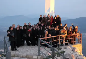 IES Spain students at a concert