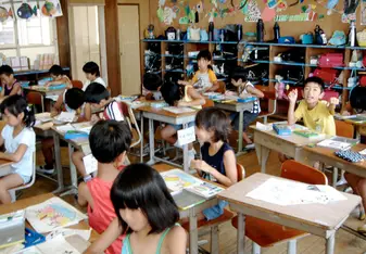 Jennifer's elementary class