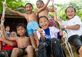 Malaysian children delighted to see Cam!