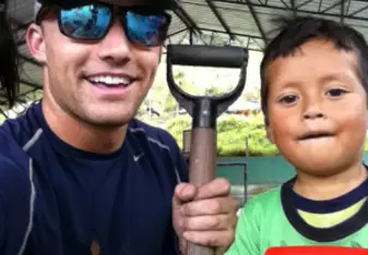 Sustainable Roots volunteer