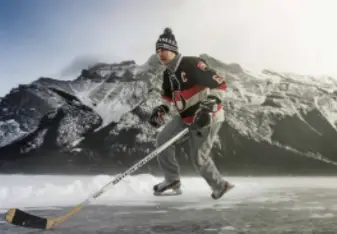 hockey on minnewanka