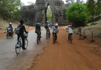 Cycling outing around the Angkor Thom city walls