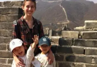 au pair with kids on great wall