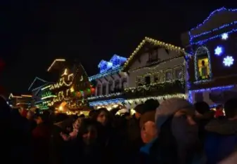Bavarian town where there were light many Christmas lights 