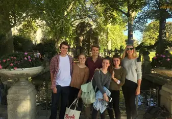 CIEE Students in Paris