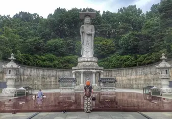 visiting a temple in Seoul