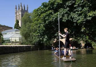 Punting on the Isis - a quintessential Oxford activity!