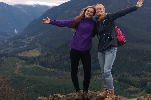 Dutch students visit Rattlesnake Ledge in Washington State.