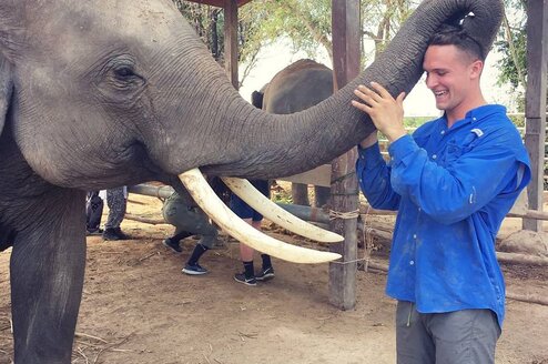 volunteer in Thailand with volsol1