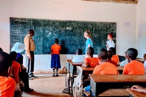 Teaching English & Math in Tanzania -world unite volunteers