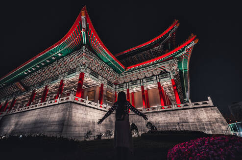 Au Pair in Taiwan - Featured Image of Woman in Taipei