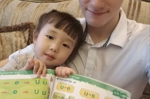 Teach English through fun conversation, reading and CLIL classes