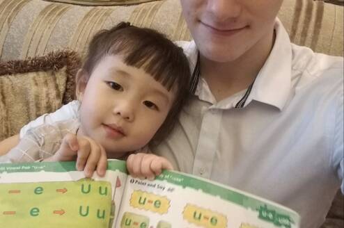 Teach English through fun conversation, reading and CLIL classes