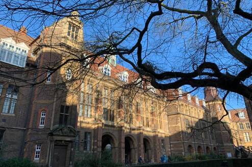 Summer High School at Cambridge International Academy in the UK