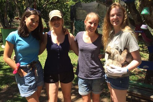 School volunteer group in Costa Rica wildlife sancutary