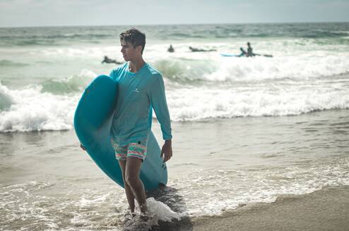 surfing hawaii boy