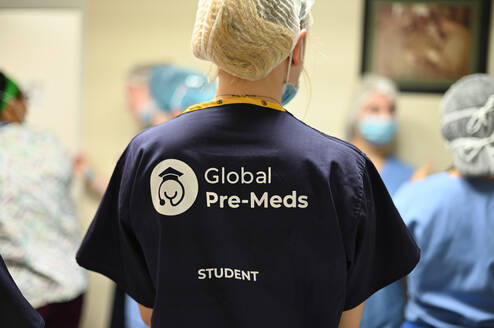 Global Pre-Meds student