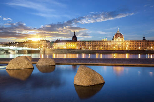 City of Lyon - Hotel Dieu