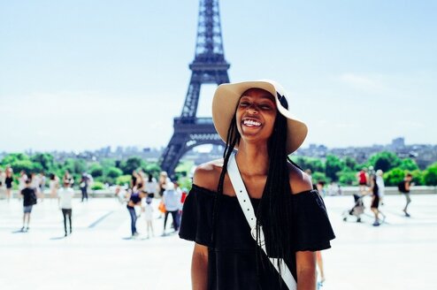 How to Study Abroad in France on a Budget Featured