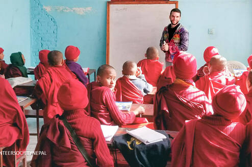 Volunteer NEPAL Teaching in School Monastery Women Center