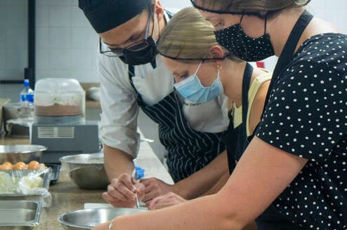 Students learning to cook in Costa Rica