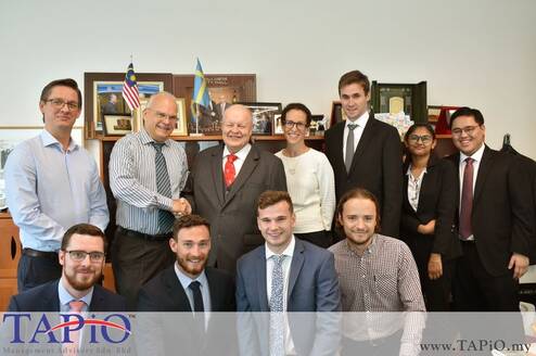 Mr. Bernhard Schutte, Chairman of TAPiO Advisory and Interns