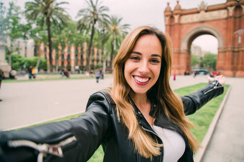A girl welcoming students in Barcelona