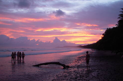 Setting Sun Over Beautiful Ccean