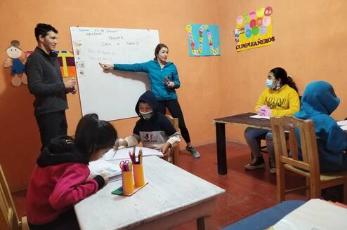 Volunteers Teaching English