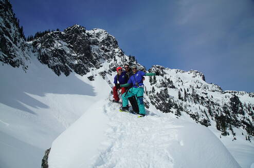 Group shot at Snow Lake at Alpental