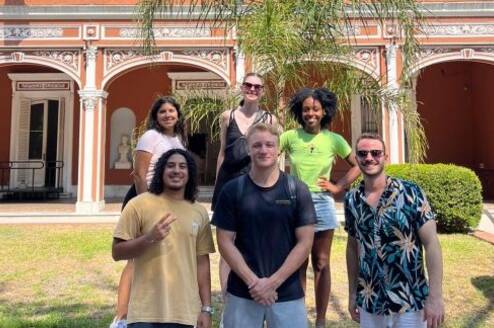 Group of students posing in front of building in Buenos Aires