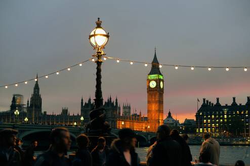 Big Ben light up in London, England