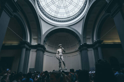 Discover the Secrets of Italian Fashion and its Finest Art Forms