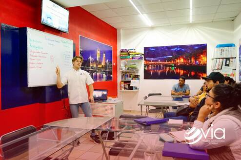 TEFL training student doing teaching practices