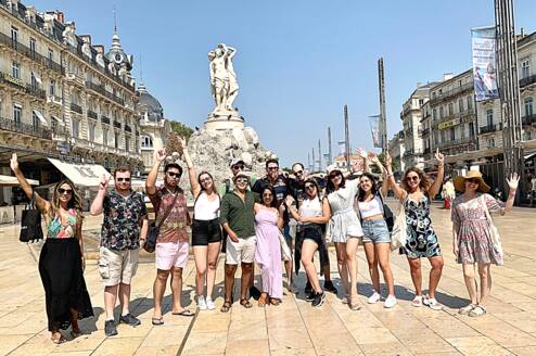 International students enjoy learning French in South France with Accent Français