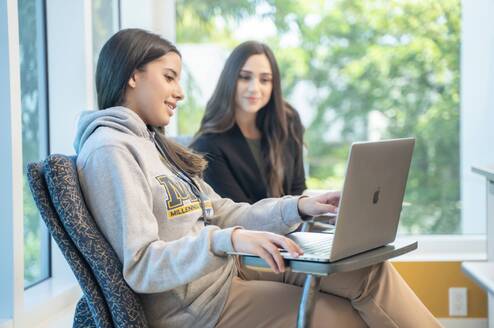  Bachelor in Human Resource Management