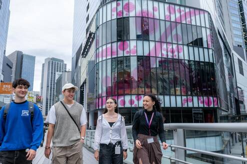EF students walking outside the EF school in Shibuya Crossing