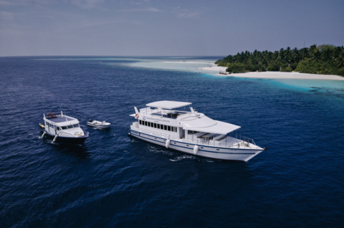 Horizon 2 Snorkeling Cruises