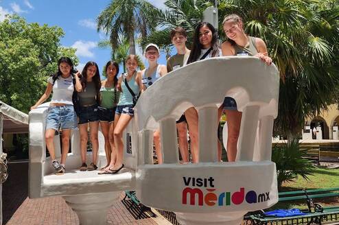 Students in park in Merida
