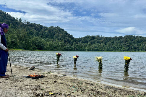 International students discovering the sacred Laguna Chicabal in Guatemala