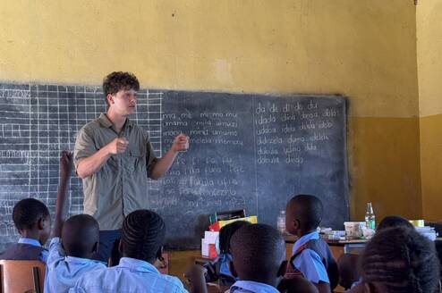 Volunteer in Education Zimbabwe