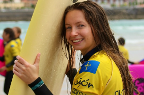 Surfing with Nacel in Gijon, Spain
